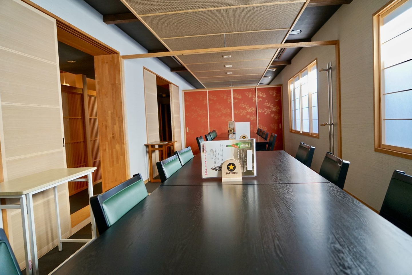 新築飲食店内装