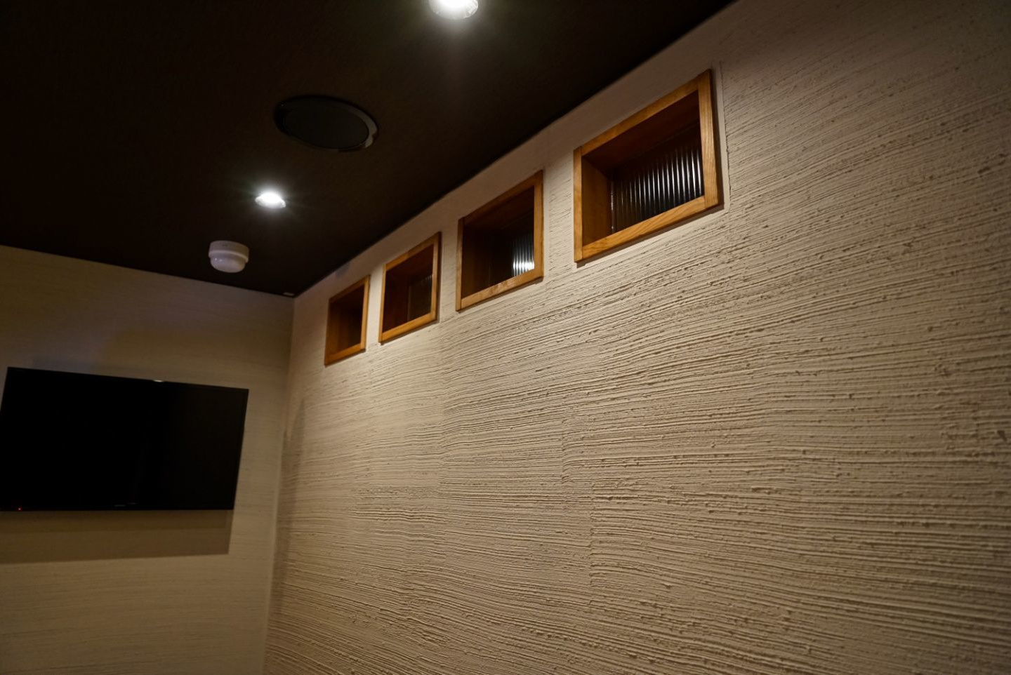 新築飲食店の内装